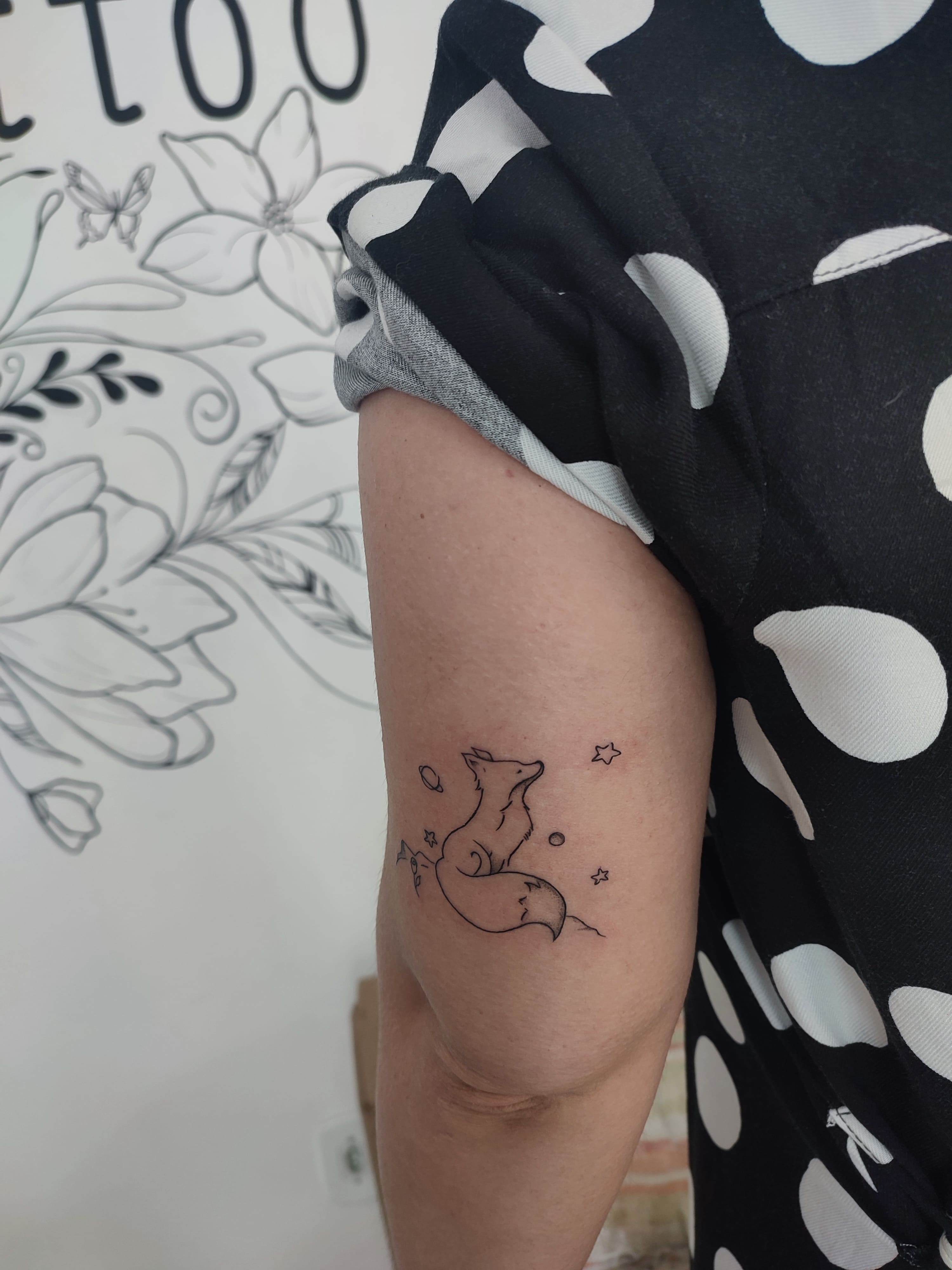 Tatuagem minimalista da raposa do pequeno principe